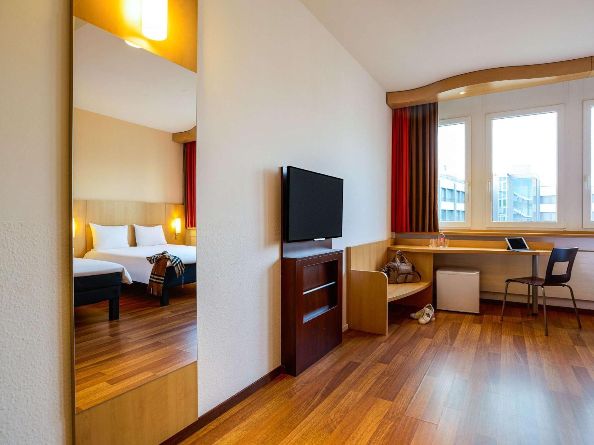 Ibis Luzern Kriens Hotel Horw Exterior photo
