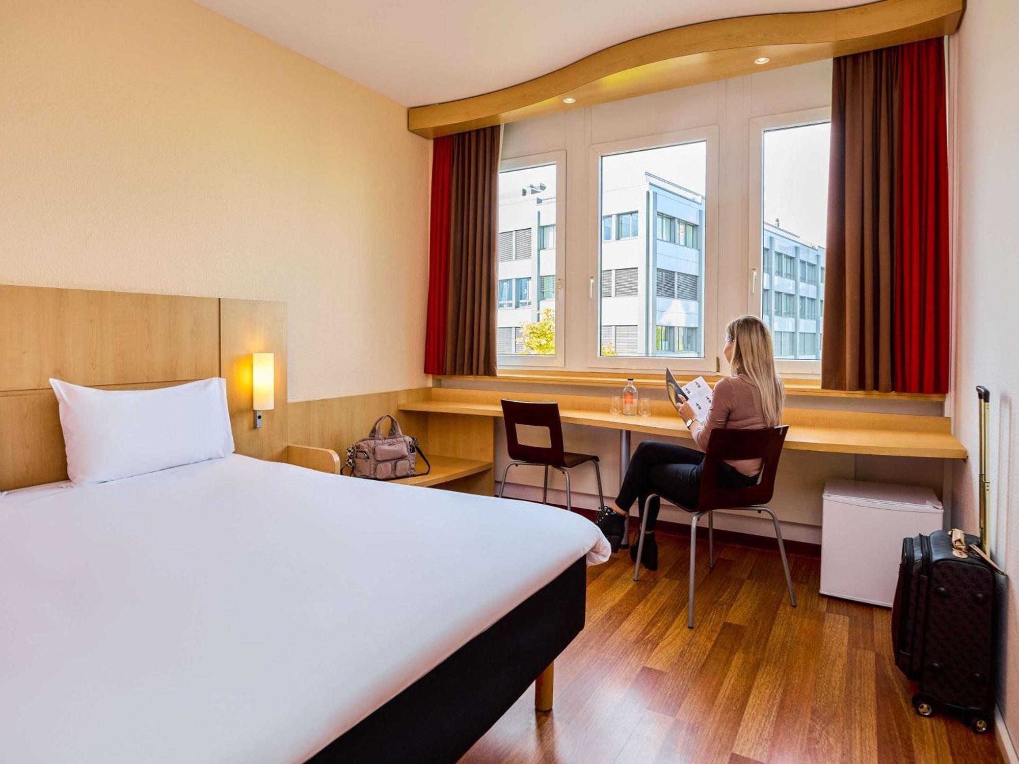 Ibis Luzern Kriens Hotel Horw Exterior photo