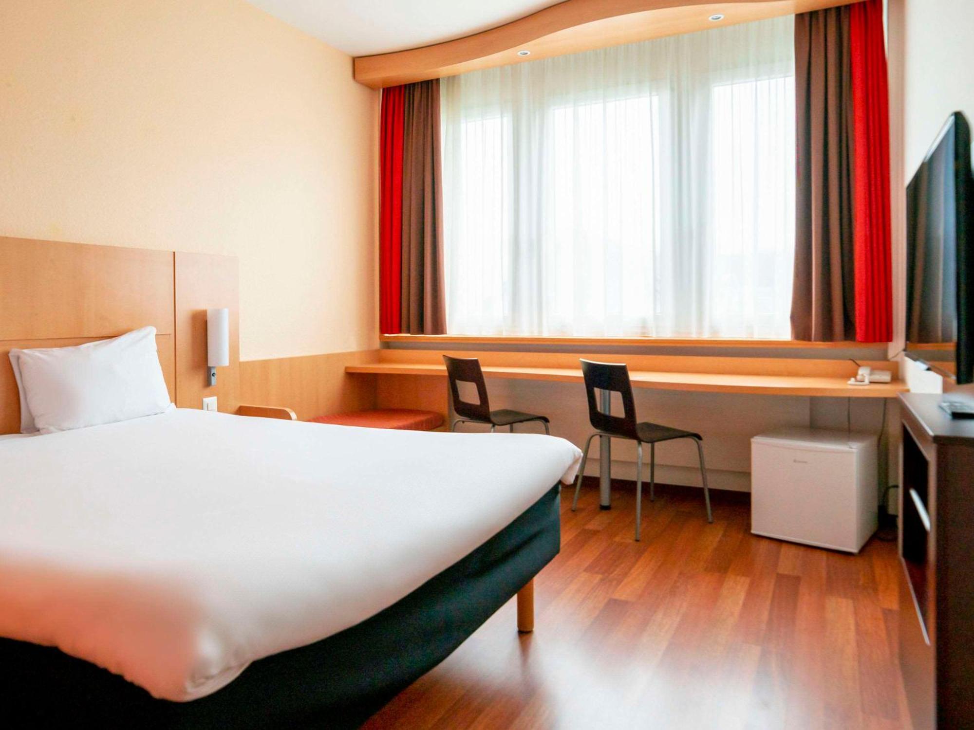 Ibis Luzern Kriens Hotel Horw Exterior photo